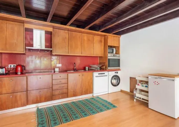 Ip7 - House In Nature